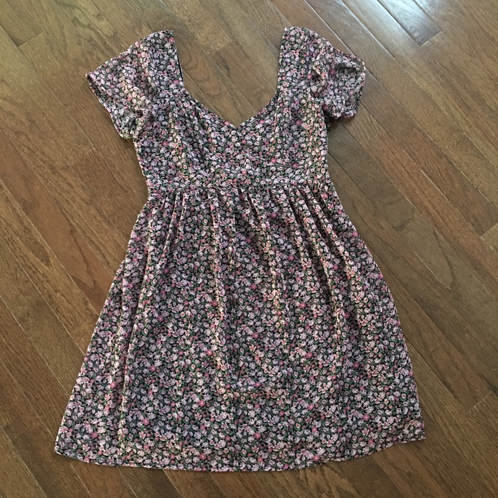 Hollister short sleeve dress  Women’s floral small